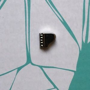 Piano‎ Charm